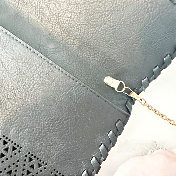 Bam Forever Laser Cut Vegan Leather Tassel Gold Chain Crossbody Purse Clutch - Picture 6 of 9